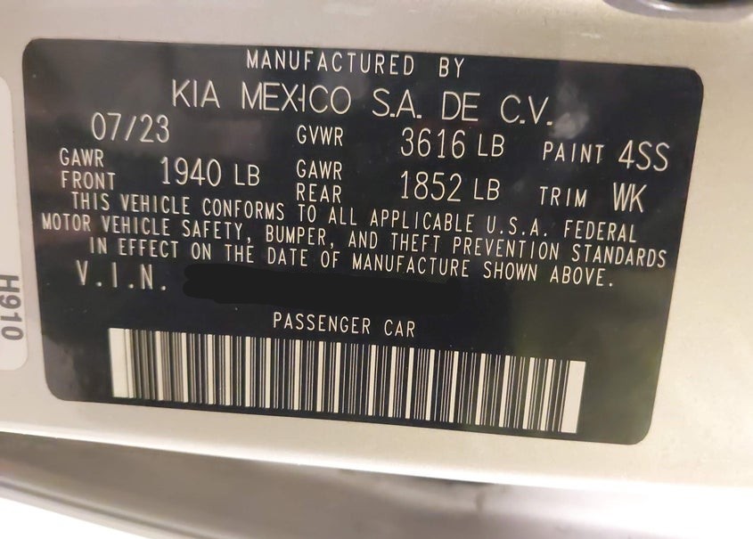Kia vehicle label with the paint code 4SS after the word PAINT