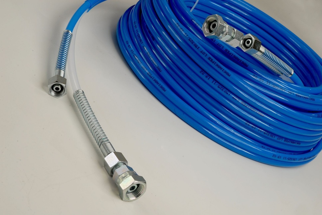 Fast Mover Air & fluid hoses. 10mtrs 1/4bsp thread on air hose & 3/8 thread on fluid hose